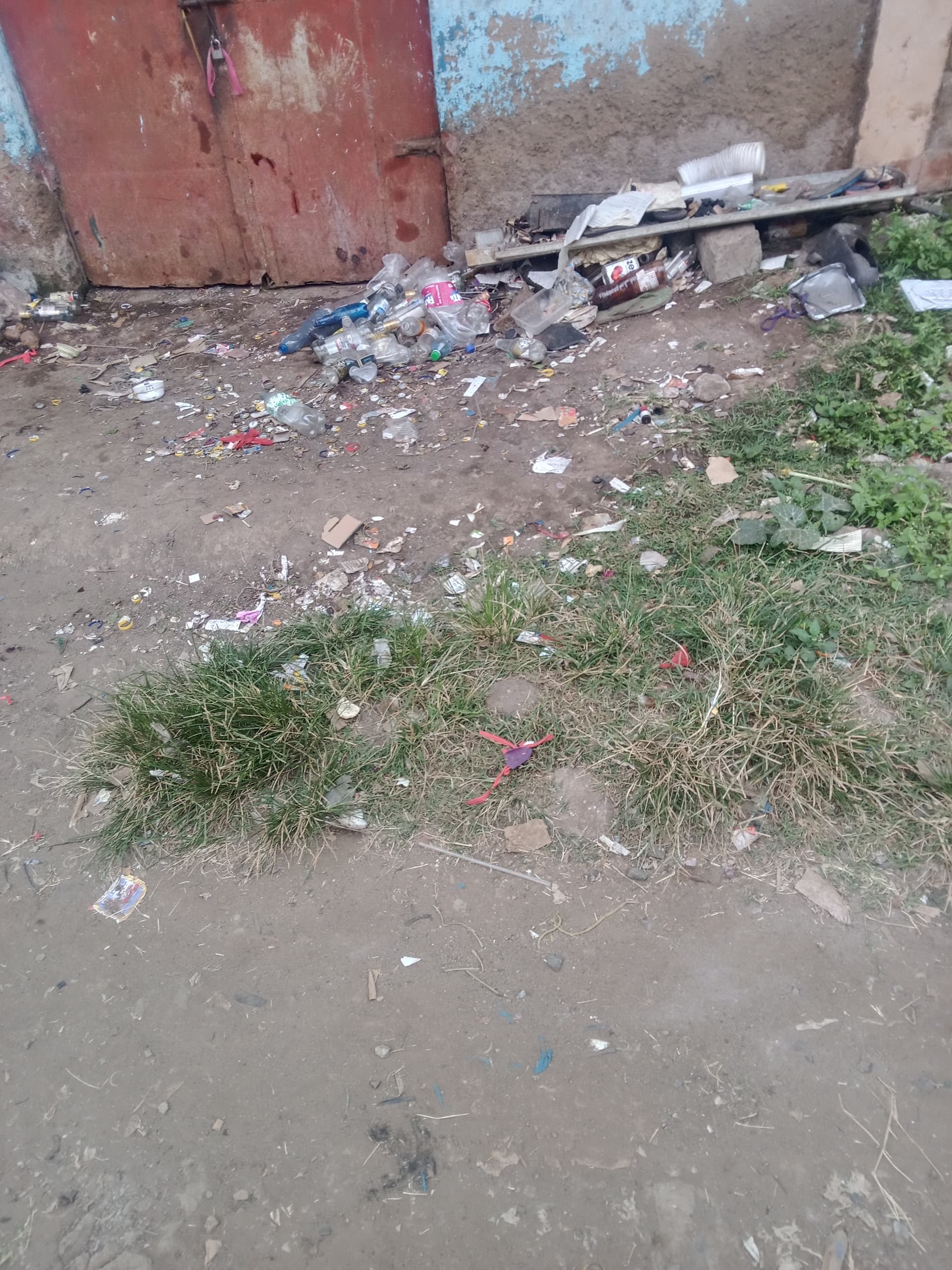 Before: Remove of 300kgs garbage from the sewer line